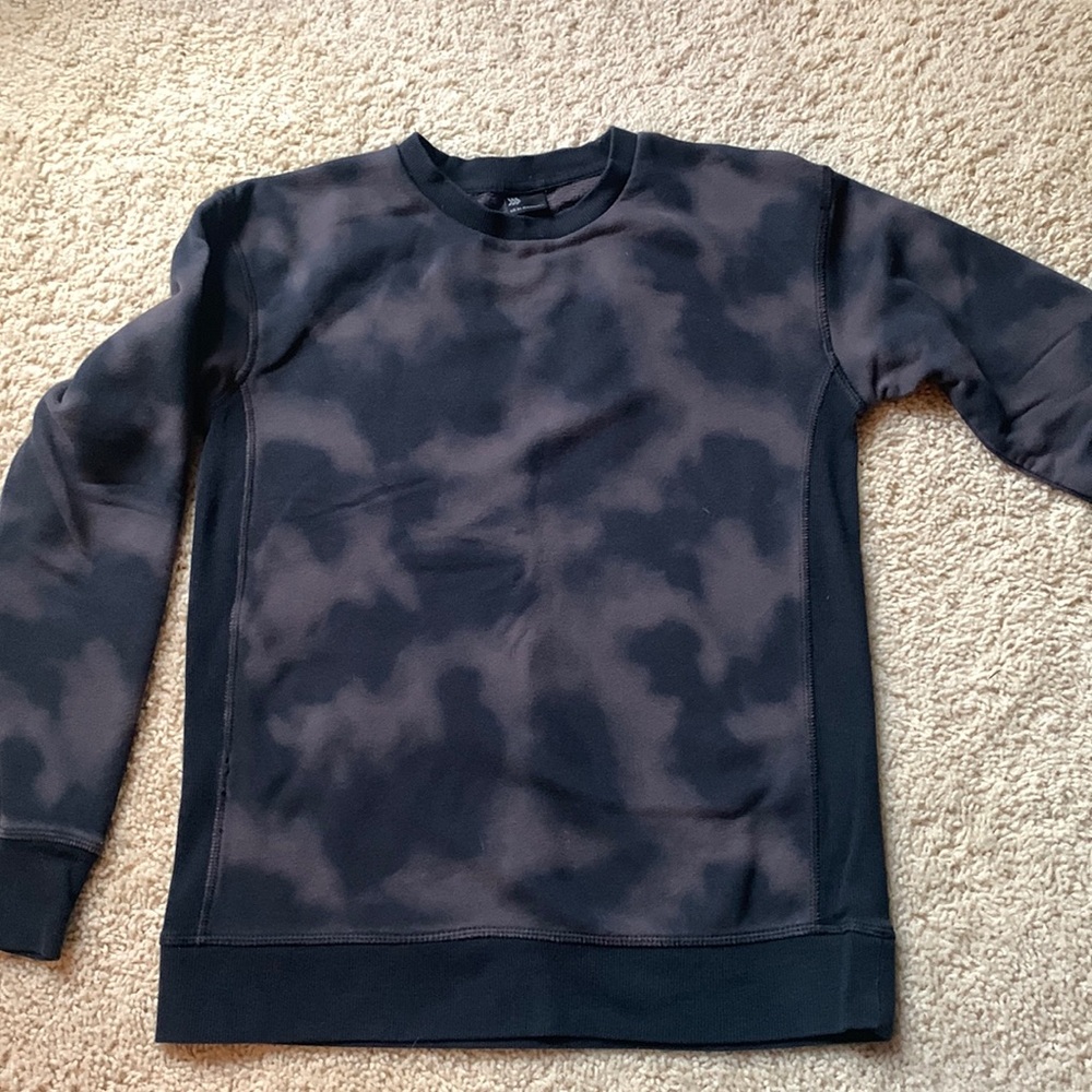 EUC all in motion tie dyed sweatshirt